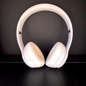 Beats Solo3 Wireless on-ear headphones